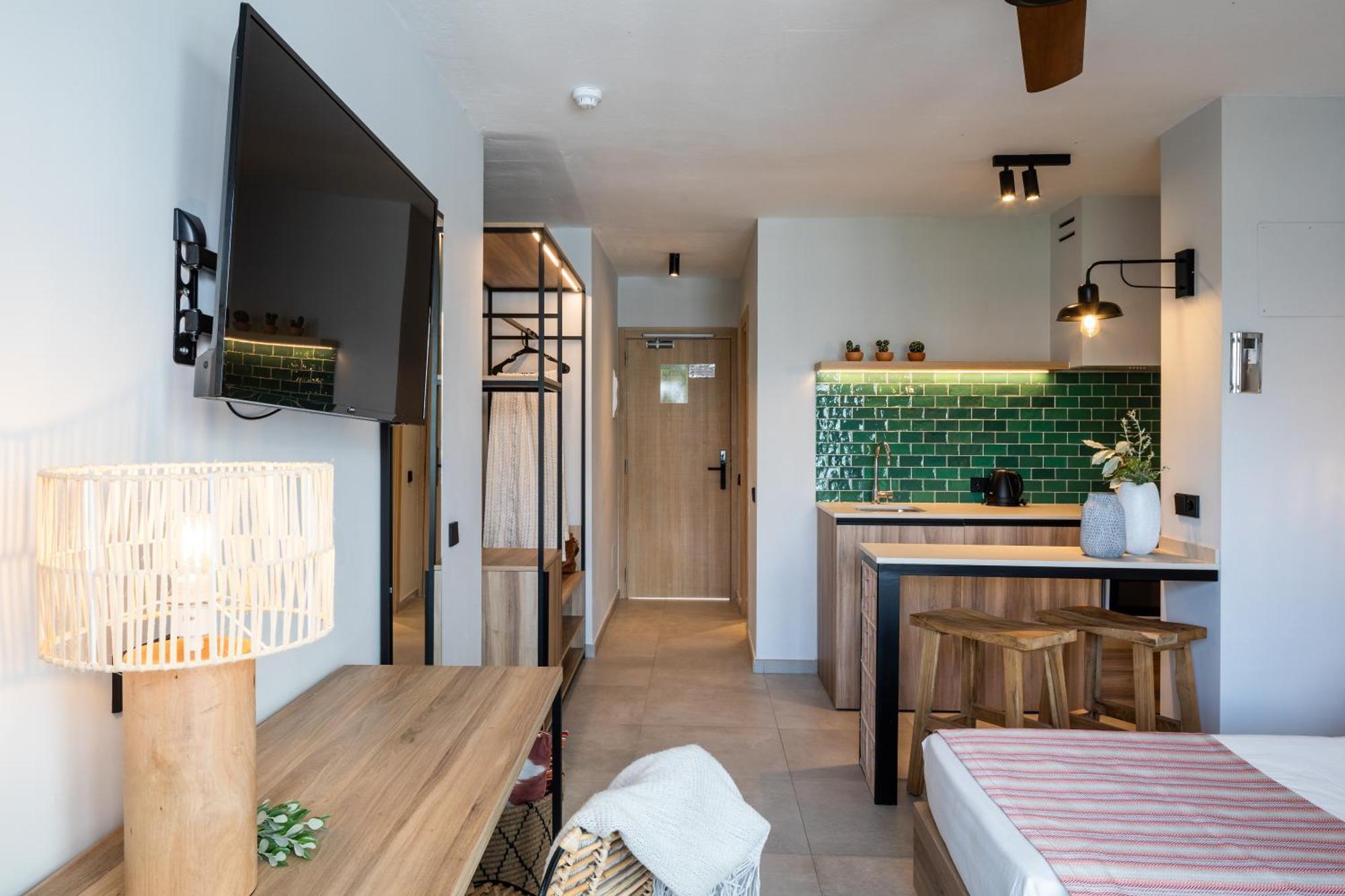 Aparthotel Casita Blanca - Adults Only San Antonio  Bagian luar foto