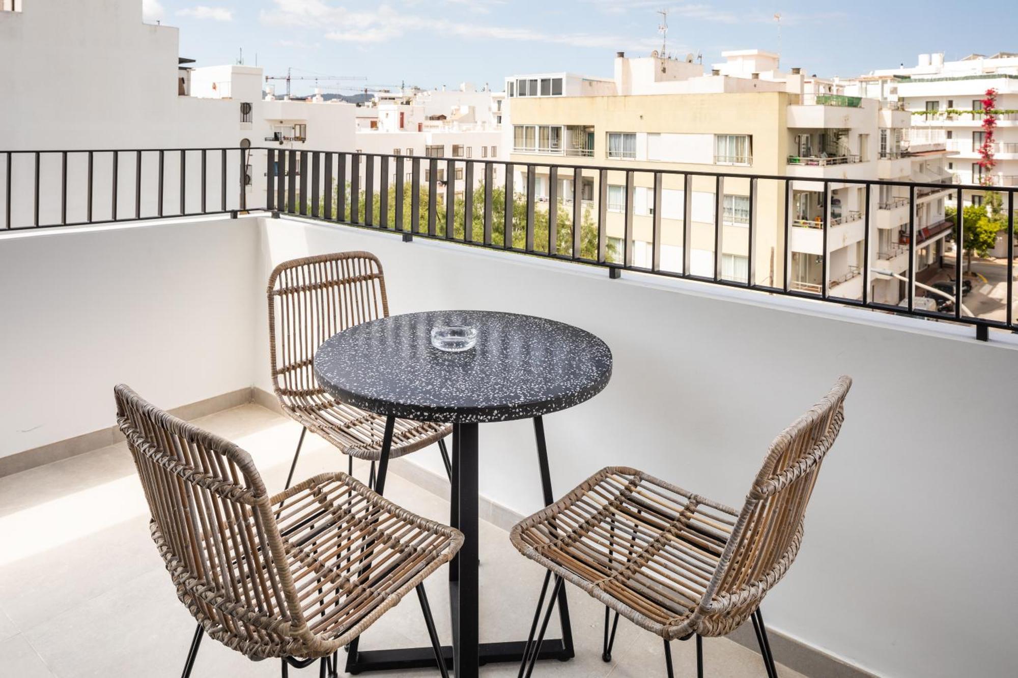 Aparthotel Casita Blanca - Adults Only San Antonio  Bagian luar foto