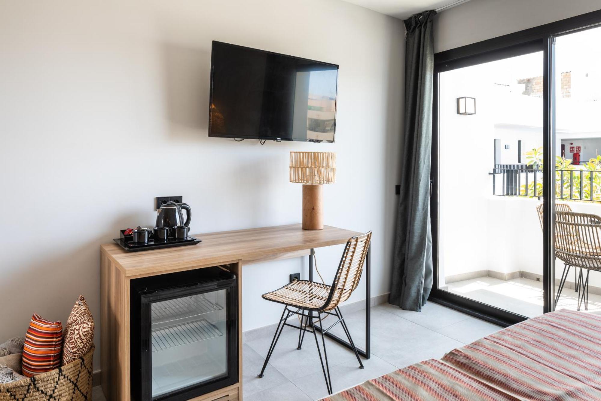 Aparthotel Casita Blanca - Adults Only San Antonio  Bagian luar foto