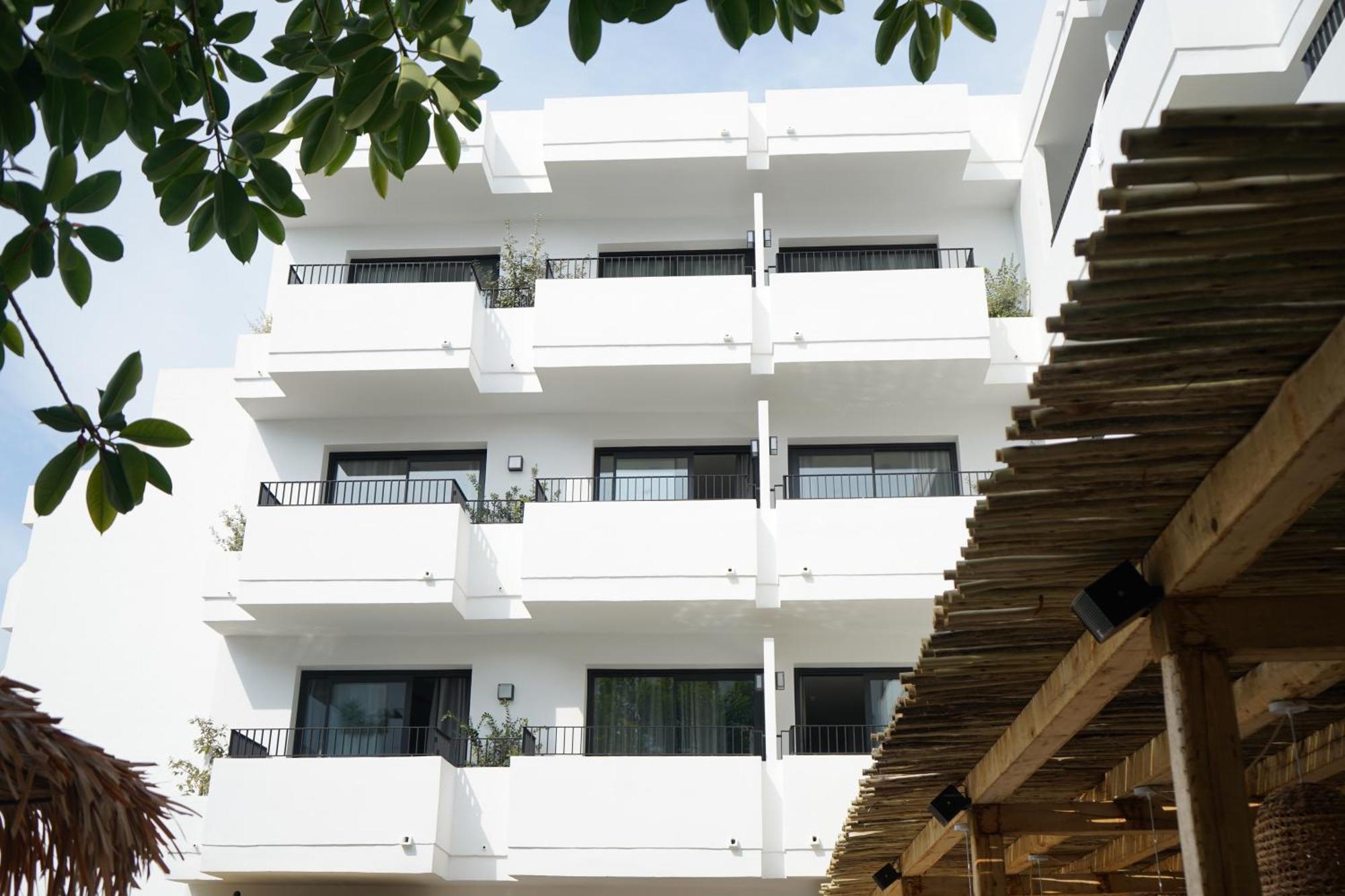 Aparthotel Casita Blanca - Adults Only San Antonio  Bagian luar foto